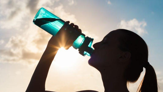 Die Bedeutung von Wasser für unsere Gesundheit: Warum es unverzichtbar ist! - Gorilla Sports Schweiz