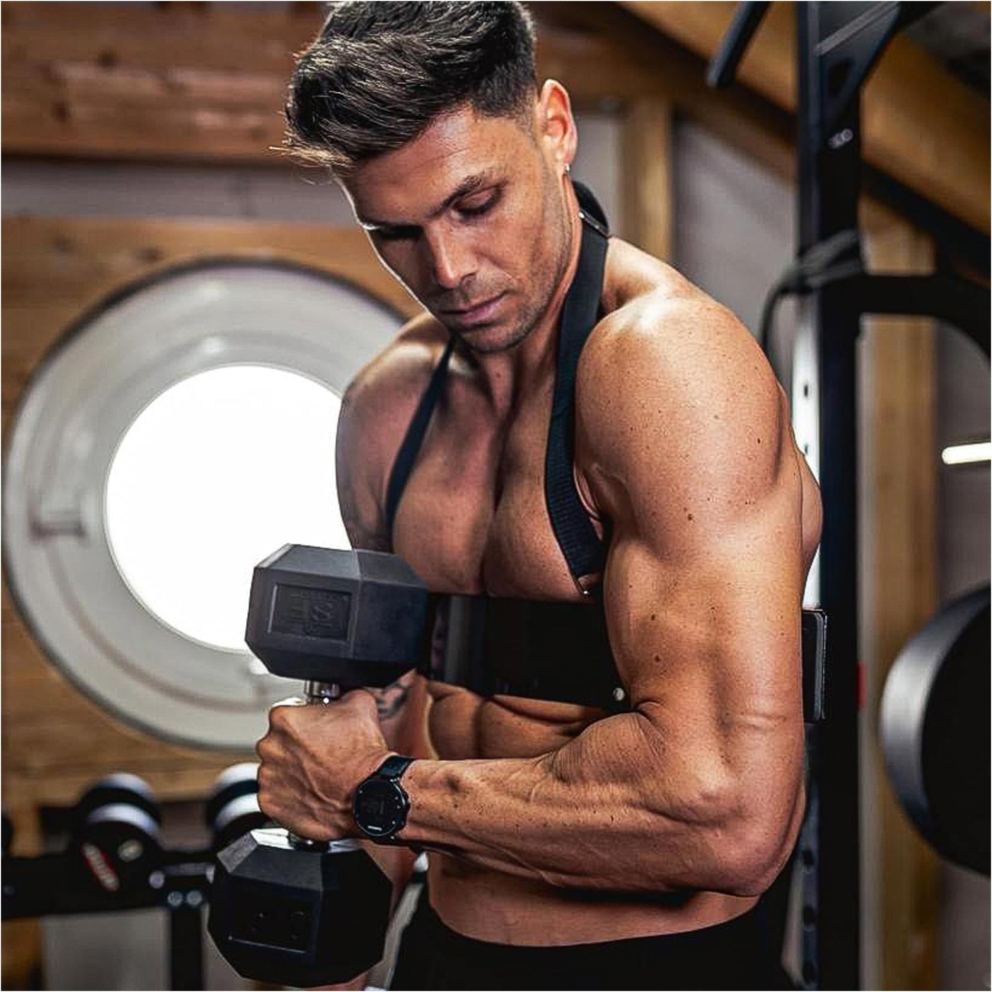 Arm Blaster Isolator für Armtraining - Gorilla Sports Schweiz