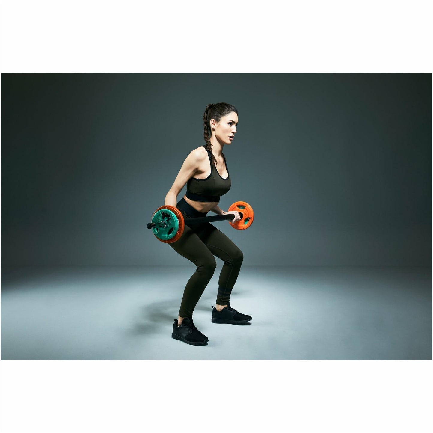 Langhantelstange Aerobic Schwarz 130 cm / verchromte Aufnahme - Gorilla Sports Schweiz